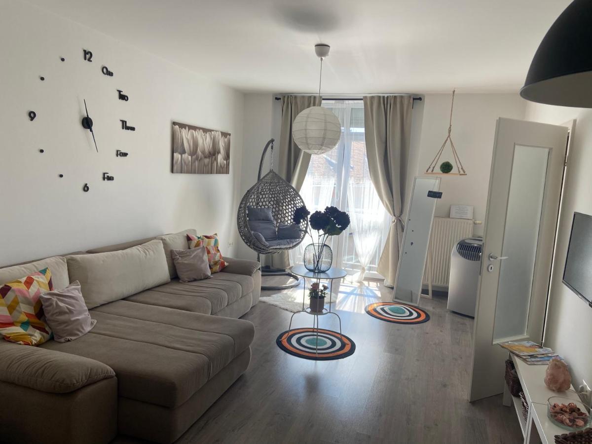 Gyoengy Apartman Sopron Exterior foto